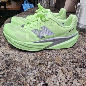 New Balance Women's Green Running Shoes
